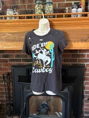 EUC Zutter USA Women's Black Cowboys and Country Music T-Shirt Large